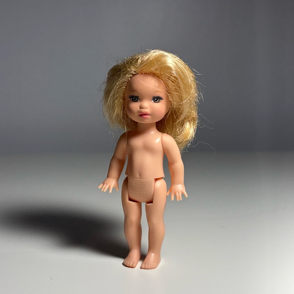 1994 Mattel Barbie’s Sister Kelly Toy 4” Tall Vintage Doll Cute Blonde